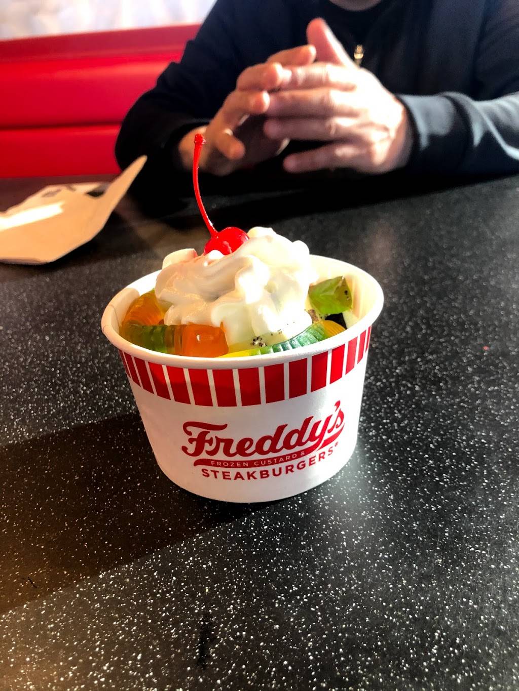 Freddys Frozen Custard & Steakburgers | restaurant | 556 E N Ave, Glendale Heights, IL 60139, USA | 6304749428 OR +1 630-474-9428