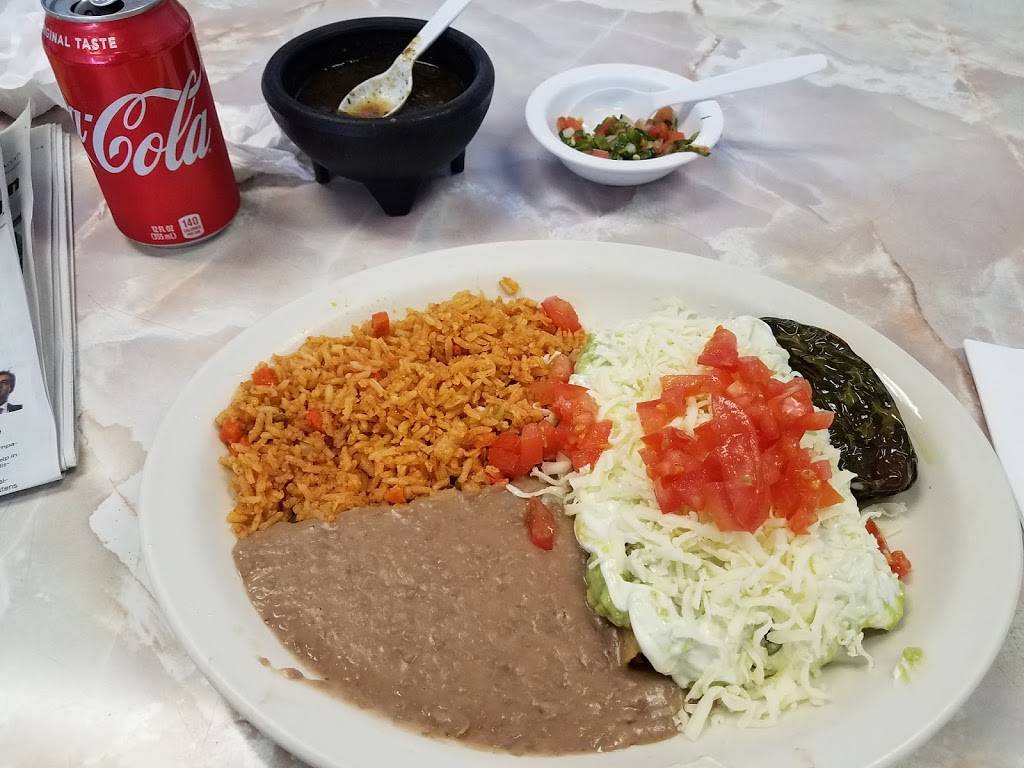 Crystals Cafe | restaurant | 2420 N Zarzamora St, San Antonio, TX 78201, USA | 2107324614 OR +1 210-732-4614