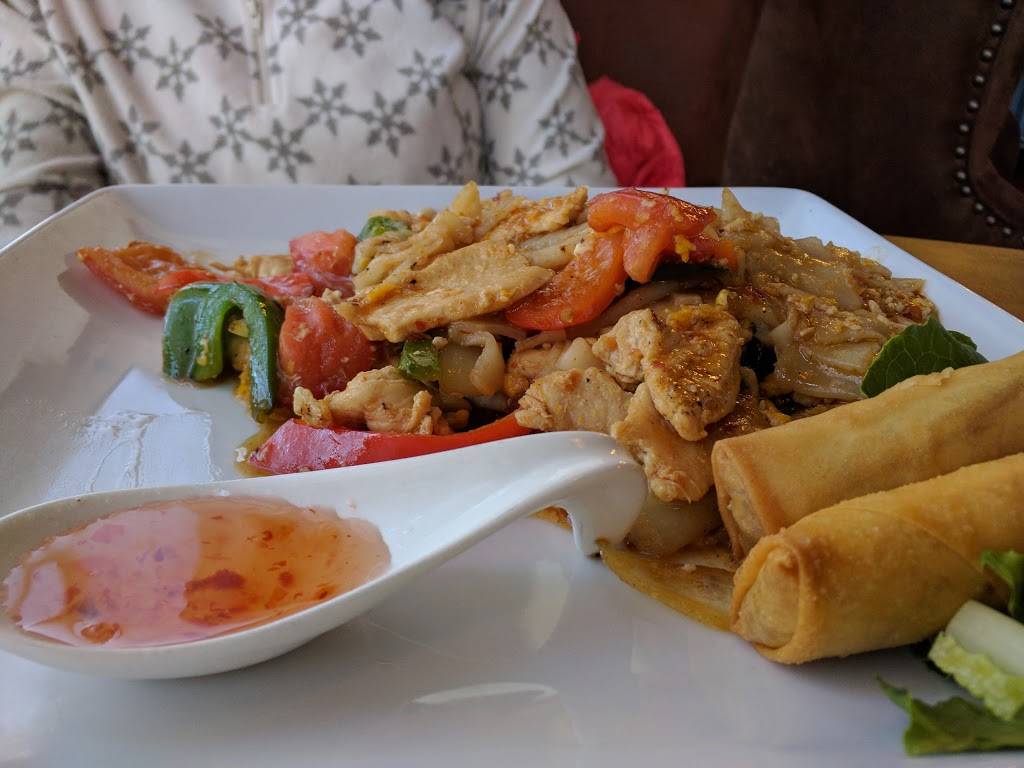 Thai Avenue Kitchen and Bar | restaurant | 552 Farmington Ave, Bristol, CT 06010, USA | 8608458240 OR +1 860-845-8240