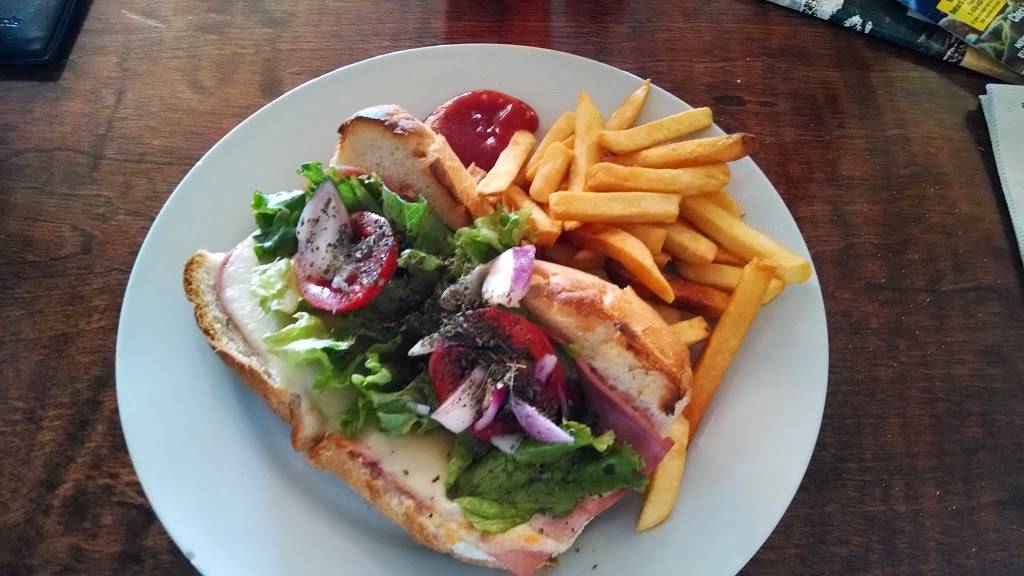 Vitos Italian Restaurant | restaurant | 2258 Golden Gate Dr, Greensboro, NC 27405, USA | 3363700084 OR +1 336-370-0084