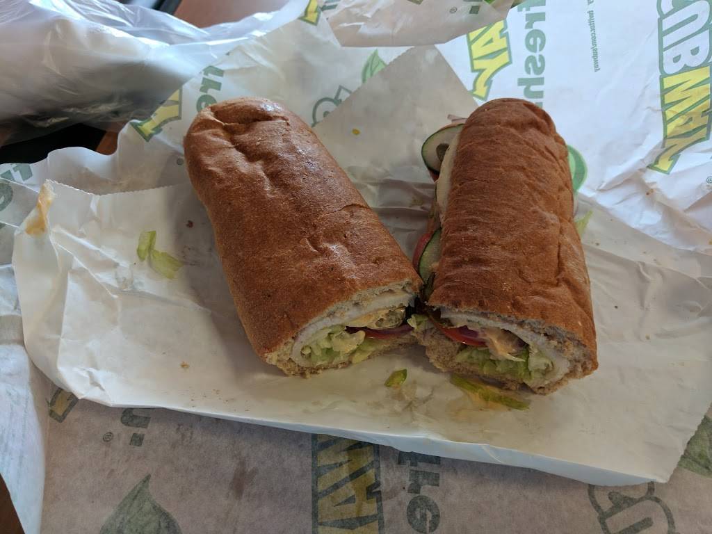 Subway Restaurants | restaurant | 6920 Braddock Rd L, Annandale, VA 22003, USA | 7033540202 OR +1 703-354-0202