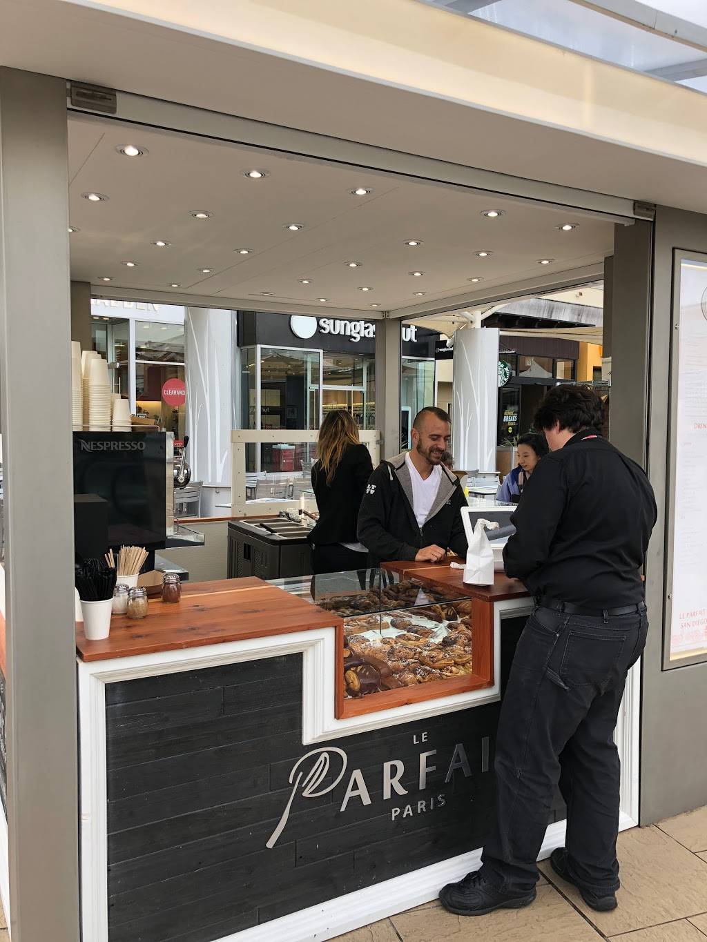 Le Parfait Paris | bakery | 7007 Friars Rd, San Diego, CA 92108, USA | 6192454457 OR +1 619-245-4457