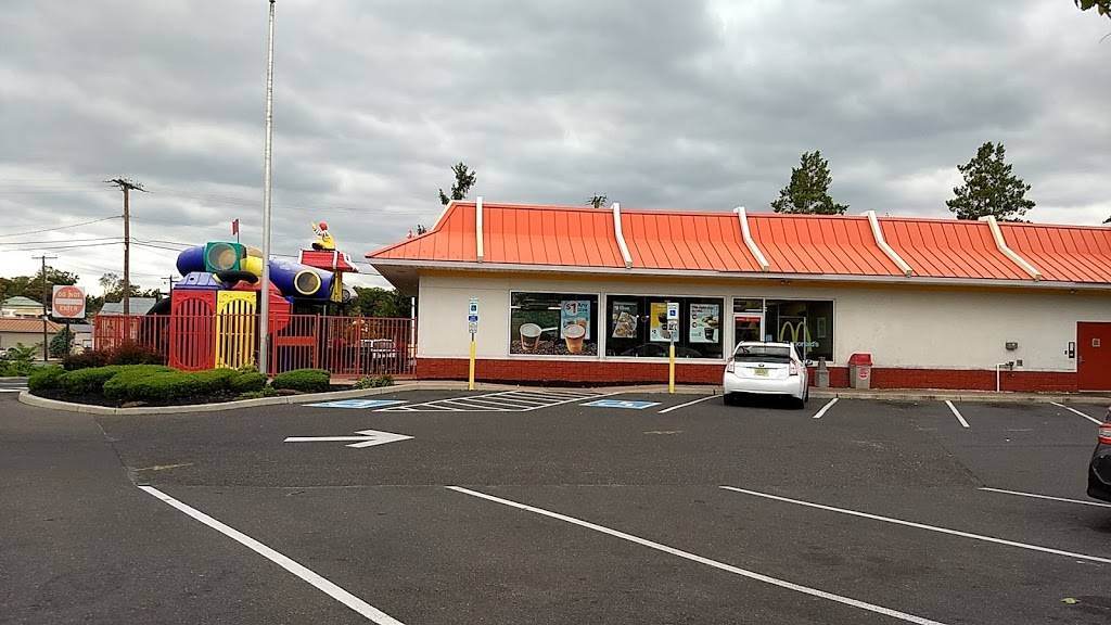 McDonalds | cafe | 517 N White Horse Pike, Lindenwold, NJ 08021, USA | 8564350489 OR +1 856-435-0489
