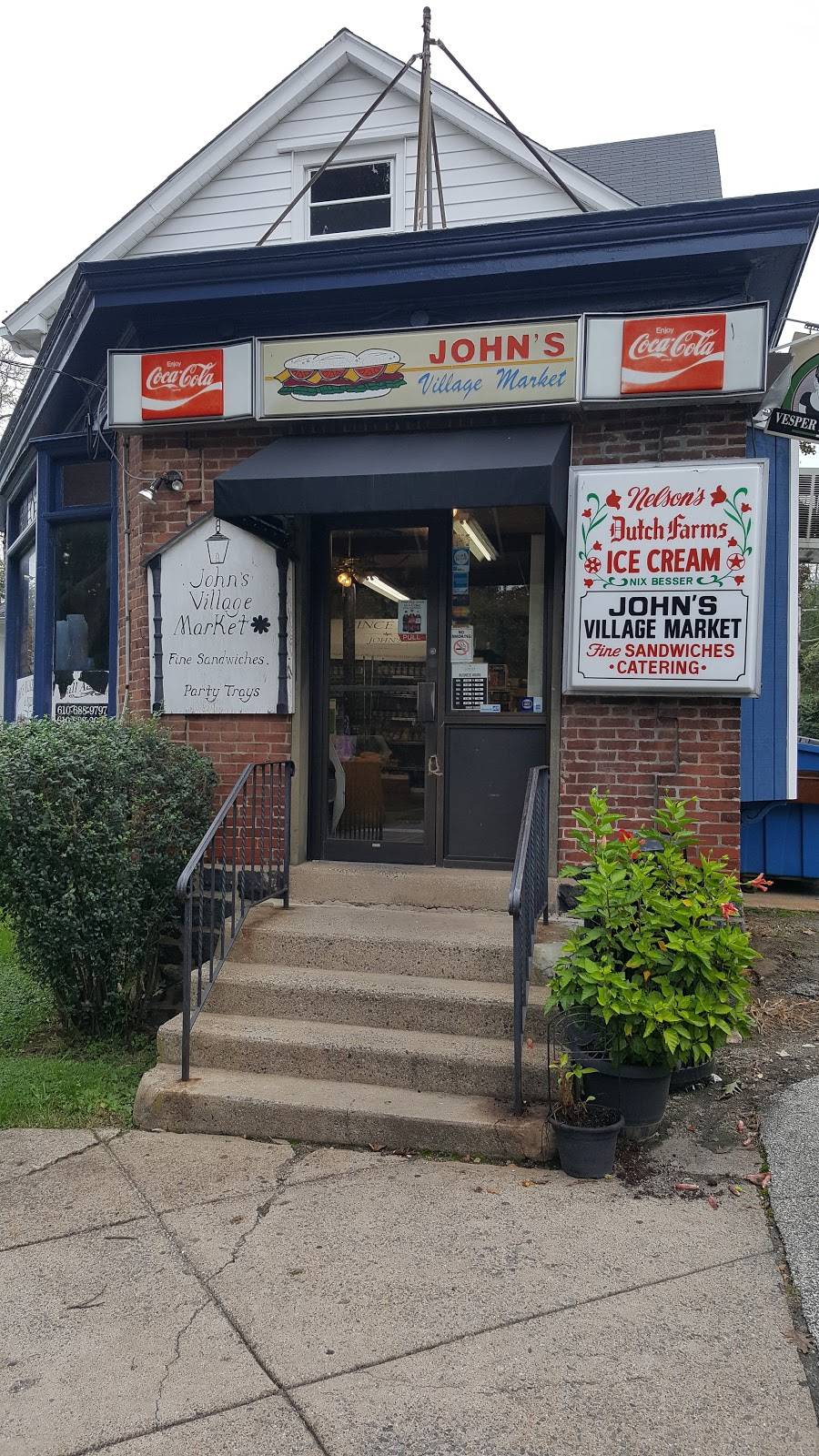 Johns Village Market | meal takeaway | 1 Pennsylvania Ave, Wayne, PA 19087, USA | 6106882633 OR +1 610-688-2633