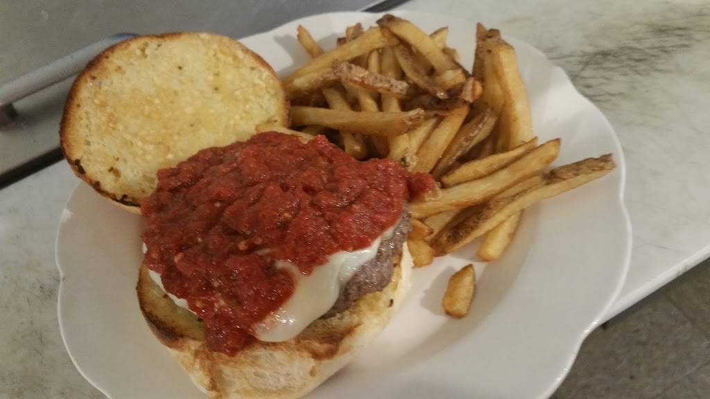 Dianes Villa Nova | restaurant | 5 Brimfield Rd, Holland, MA 01521, USA | 4132459090 OR +1 413-245-9090