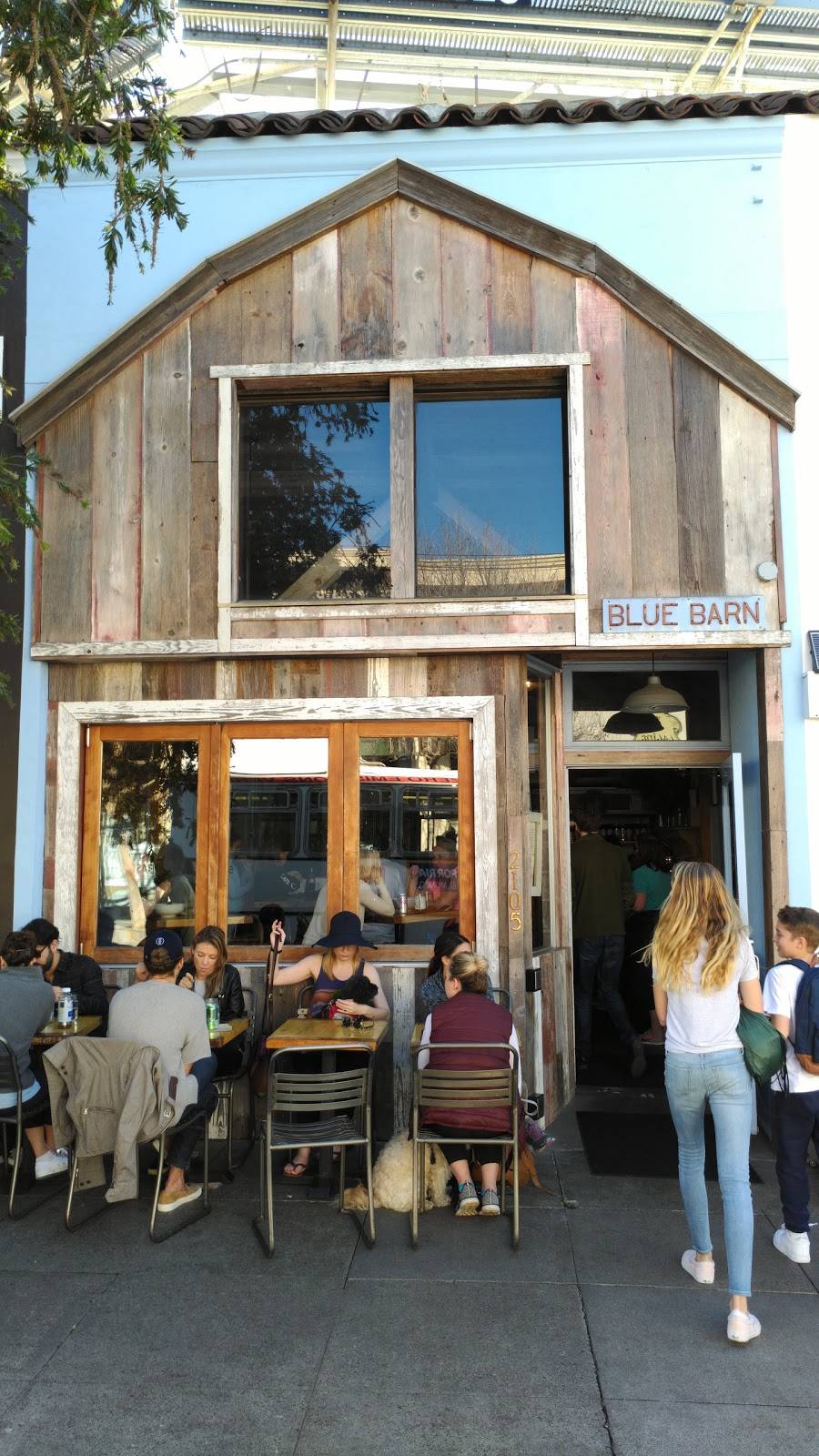 Blue Barn Chestnut | meal takeaway | 2105 Chestnut St, San Francisco, CA 94123, USA | 4154413232 OR +1 415-441-3232