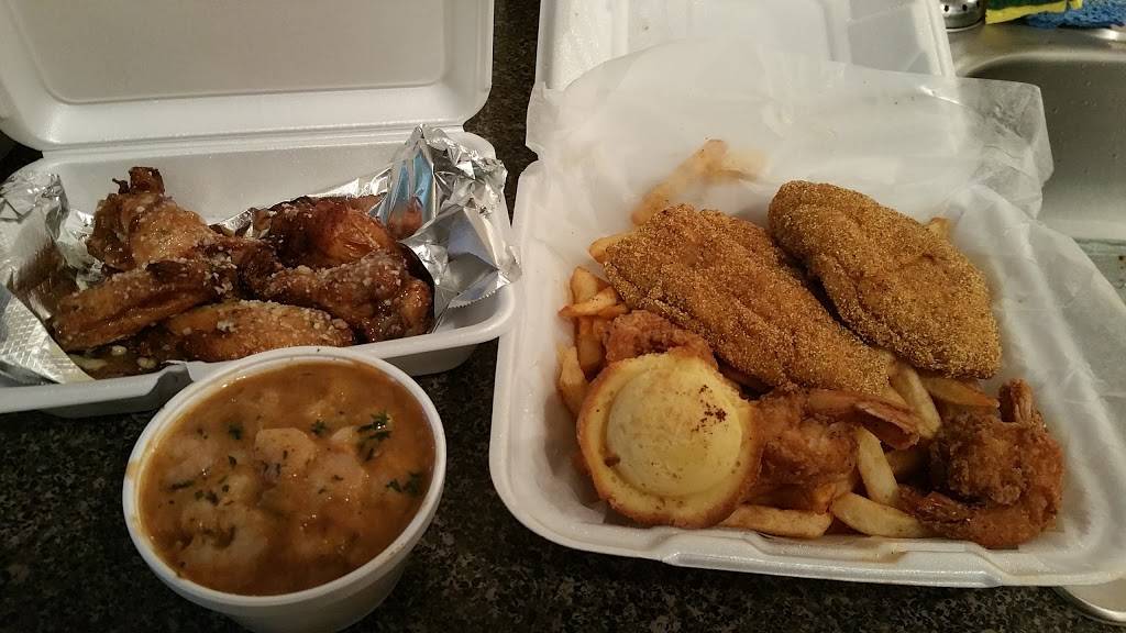 Wing Quarter | restaurant | 3929 Old Spanish Trail #100, Houston, TX 77021, USA | 7137479464 OR +1 713-747-9464