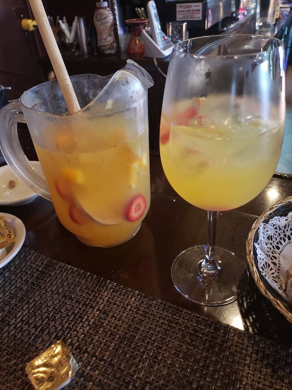 Vinhus Restaurant and Lounge | night club | 157 E Westfield Ave, Roselle Park, NJ 07204, USA | 9082595907 OR +1 908-259-5907