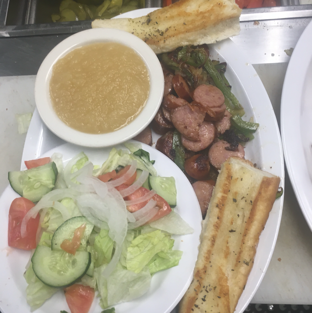 Webster st convenience store & diner | restaurant | 715 Webster St, Lewiston, ME 04240, USA | 2072412580 OR +1 207-241-2580