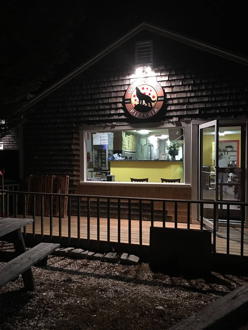 Wolfs den Pizzeria | Edgartown | restaurant | 249 Edgartown-Vineyard Haven Rd, Edgartown, MA 02539, USA | 5086279994 OR +1 508-627-9994