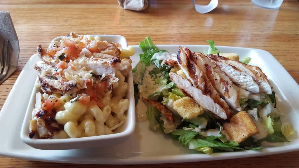 Applebees Grill + Bar | restaurant | 1267 Capitol Dr, Pewaukee, WI 53072, USA | 2626912060 OR +1 262-691-2060