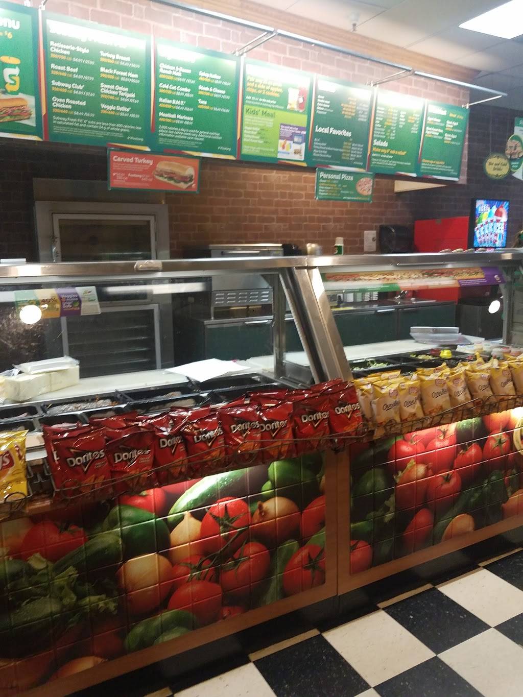 Subway | restaurant | 4525 US-411, Madisonville, TN 37354, USA | 4234422322 OR +1 423-442-2322