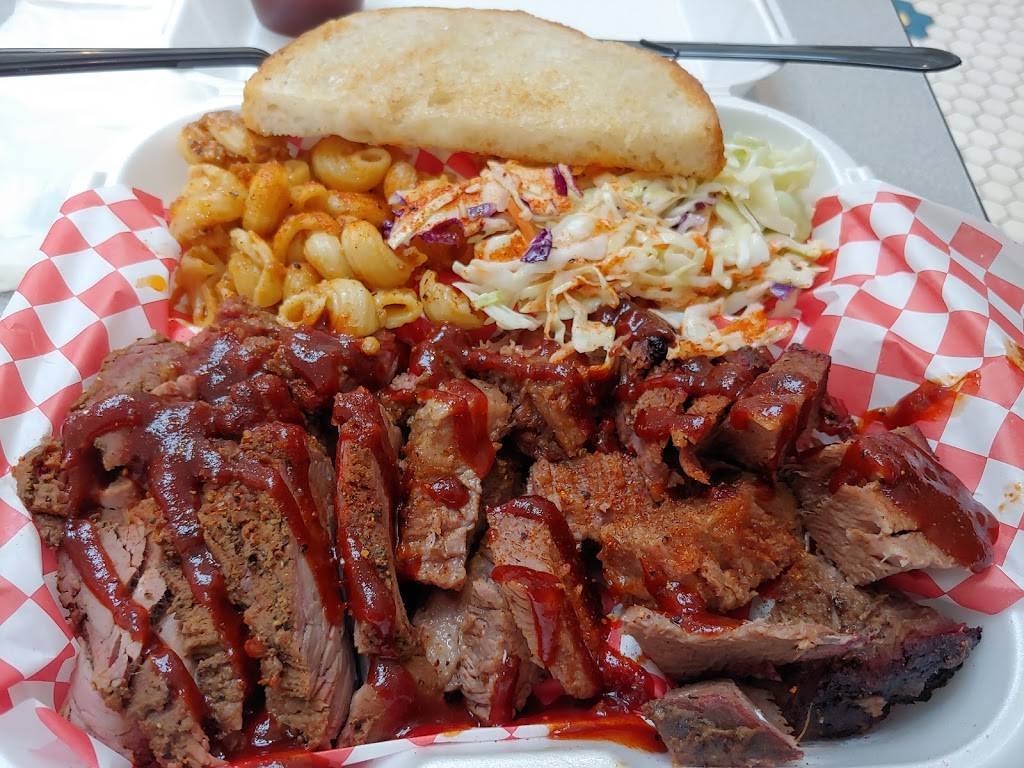 Ventura BBQ Co. | restaurant | 2860 Harbor Blvd, Oxnard, CA 93035, USA | 8055864456 OR +1 805-586-4456