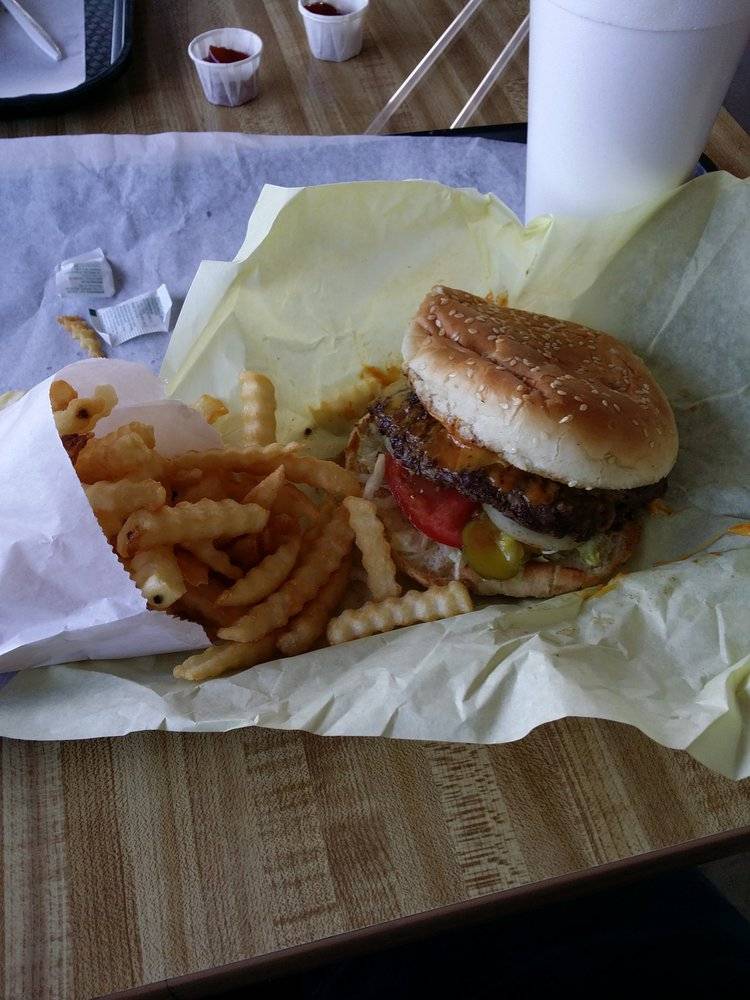 Sno-White Drive-In | meal takeaway | 4085 Clovis Ave, Fresno, CA 93727, USA | 5592916753 OR +1 559-291-6753