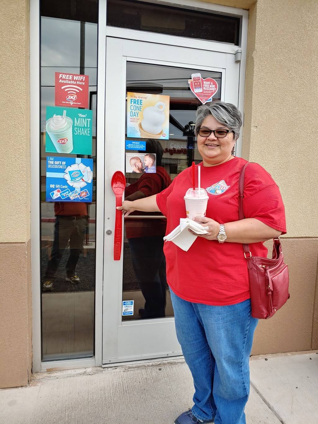 Dairy Queen Store | restaurant | 1902 Meyer St, Sealy, TX 77474, USA | 9798853592 OR +1 979-885-3592