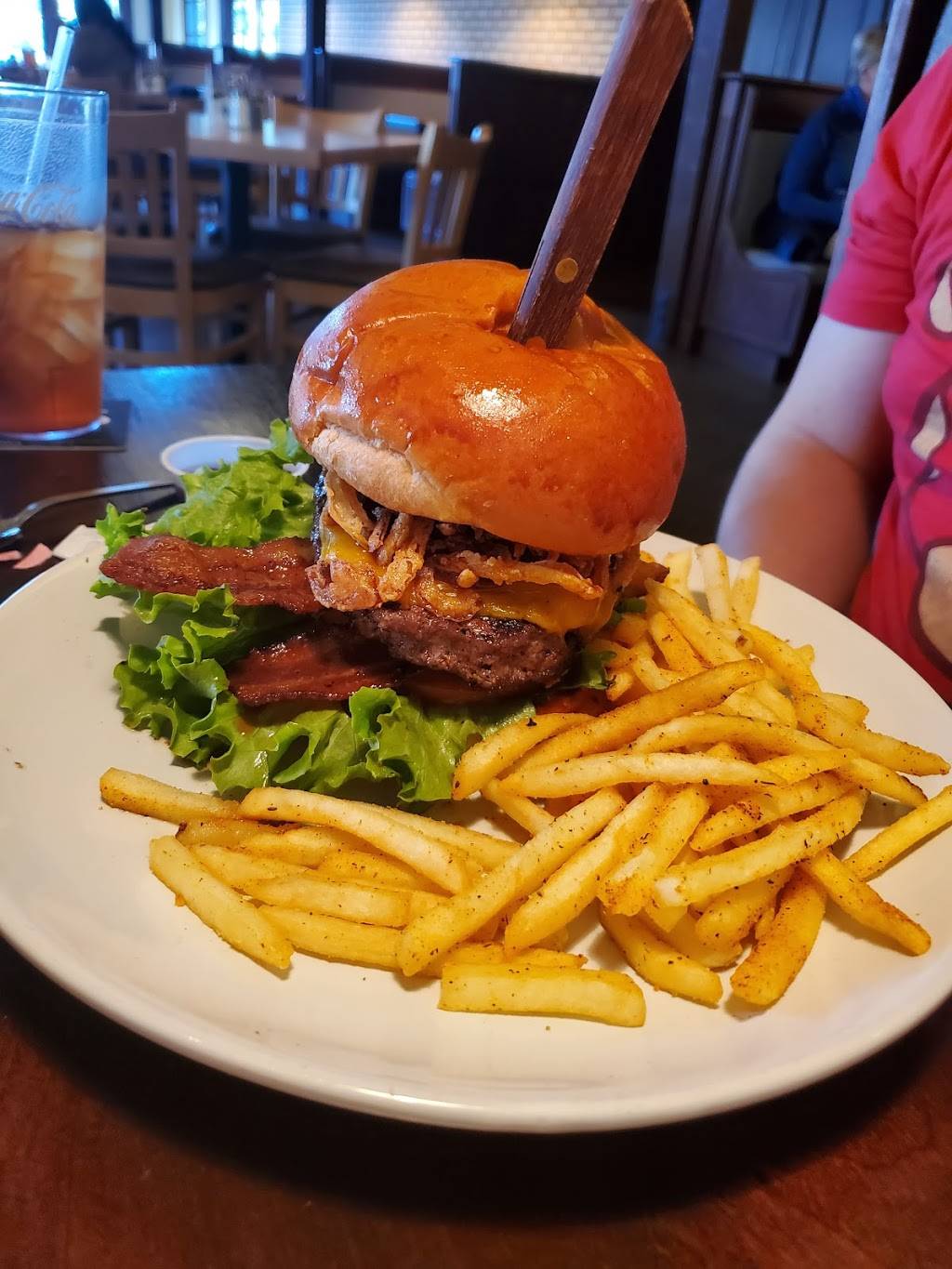 Legends Tap House & Grill | restaurant | 2910 Pea Soup Andersen Blvd, Selma, CA 93662, USA | 5598917000 OR +1 559-891-7000