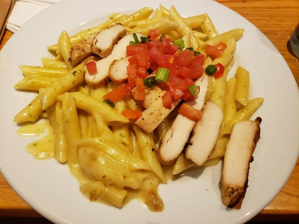 Chilis Grill & Bar | restaurant | 2200 Emporium Dr, Jackson, TN 38305, USA | 7316604440 OR +1 731-660-4440