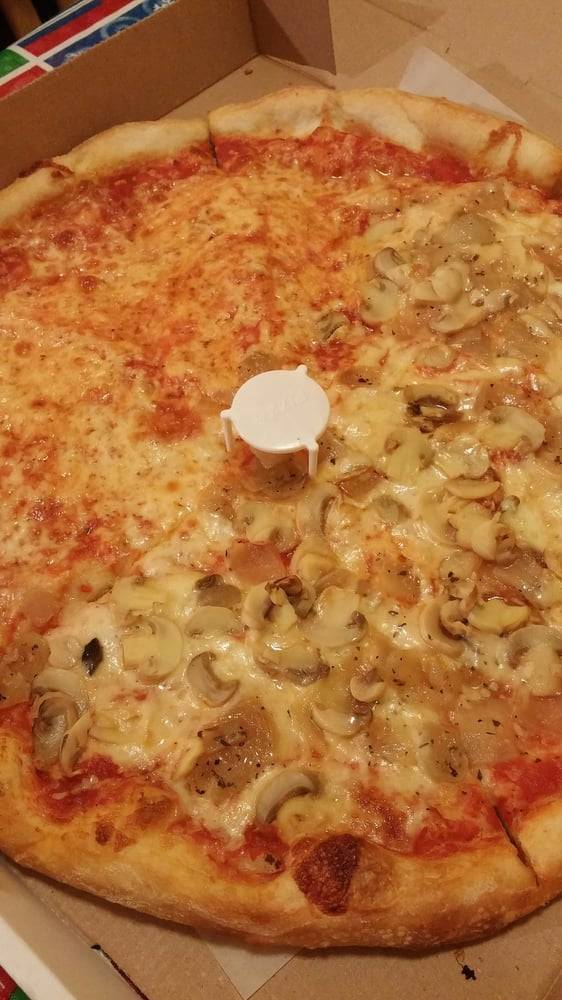 Rob & Tonys Pizzeria | restaurant | 66-35 Grand Ave, Maspeth, NY 11378, USA | 7185050355 OR +1 718-505-0355