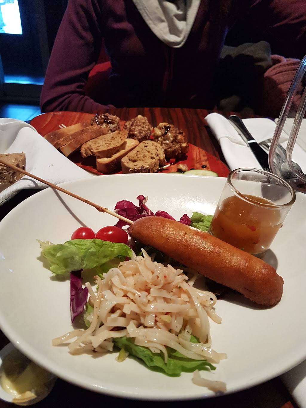 Club Touriste | restaurant | 133 Rue Victoria, Salaberry-de-Valleyfield, QC J6T 1A3, Canada | 4503735290 OR +1 450-373-5290