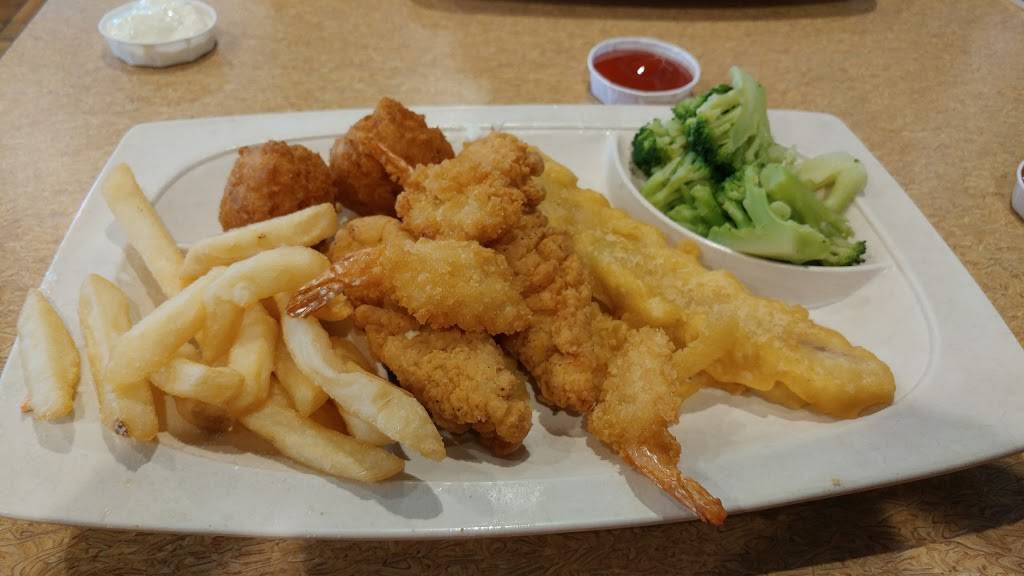 Captain Ds | restaurant | 1101 N 14th St, Leesburg, FL 34748, USA | 3527872049 OR +1 352-787-2049