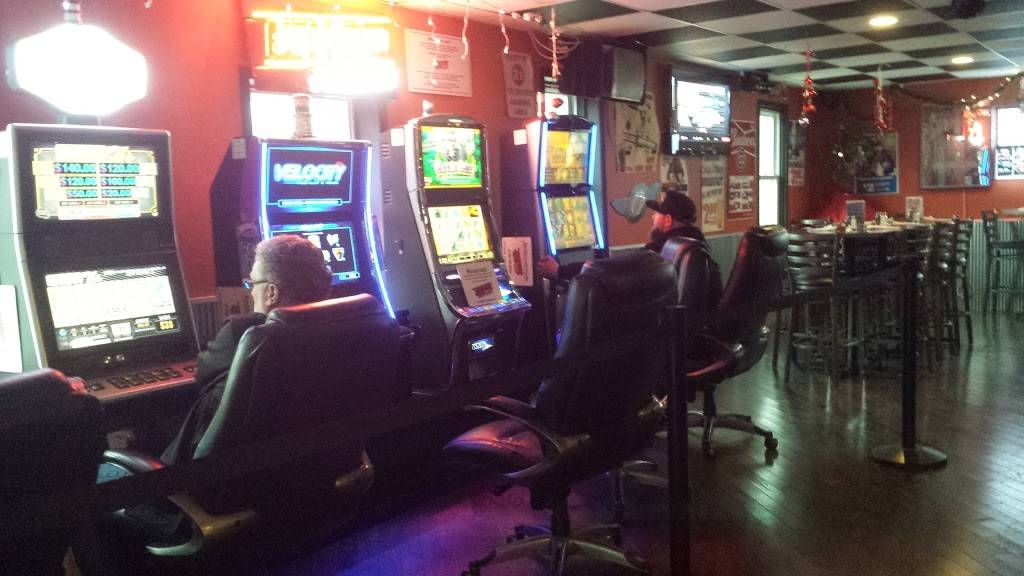 Choppers Bar and Grill | restaurant | 26375 IL-173, Antioch, IL 60002, USA | 8478381230 OR +1 847-838-1230