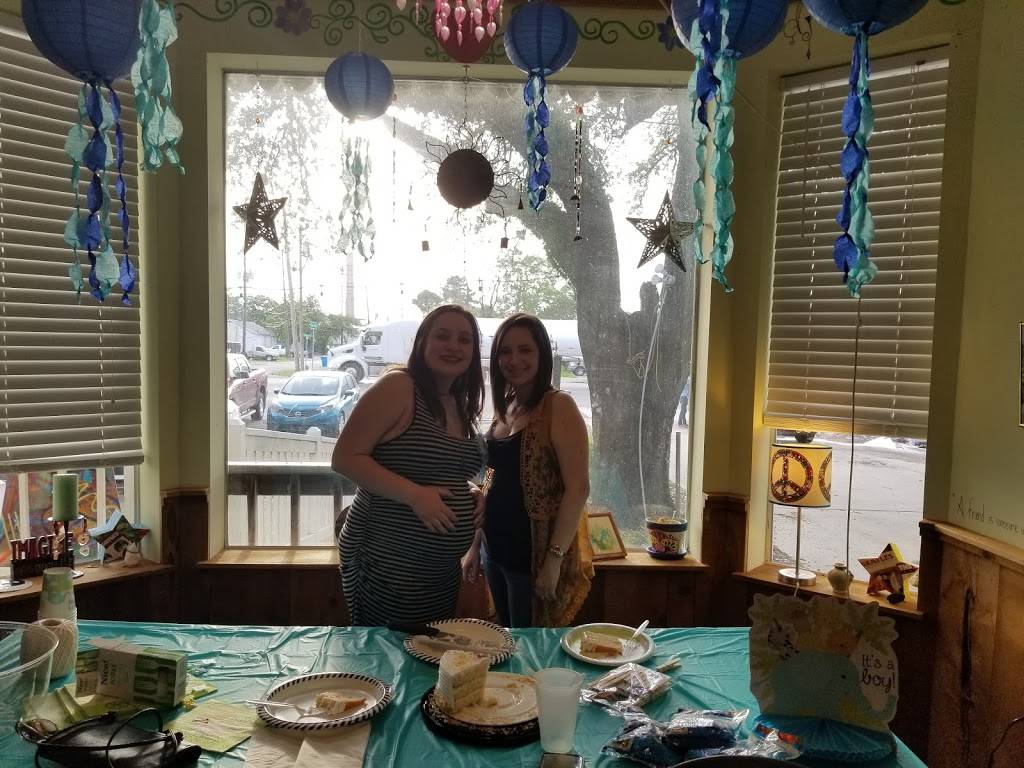 Cafe Aquarius | restaurant | 2101 Paris Rd, Chalmette, LA 70043, USA | 5045103080 OR +1 504-510-3080