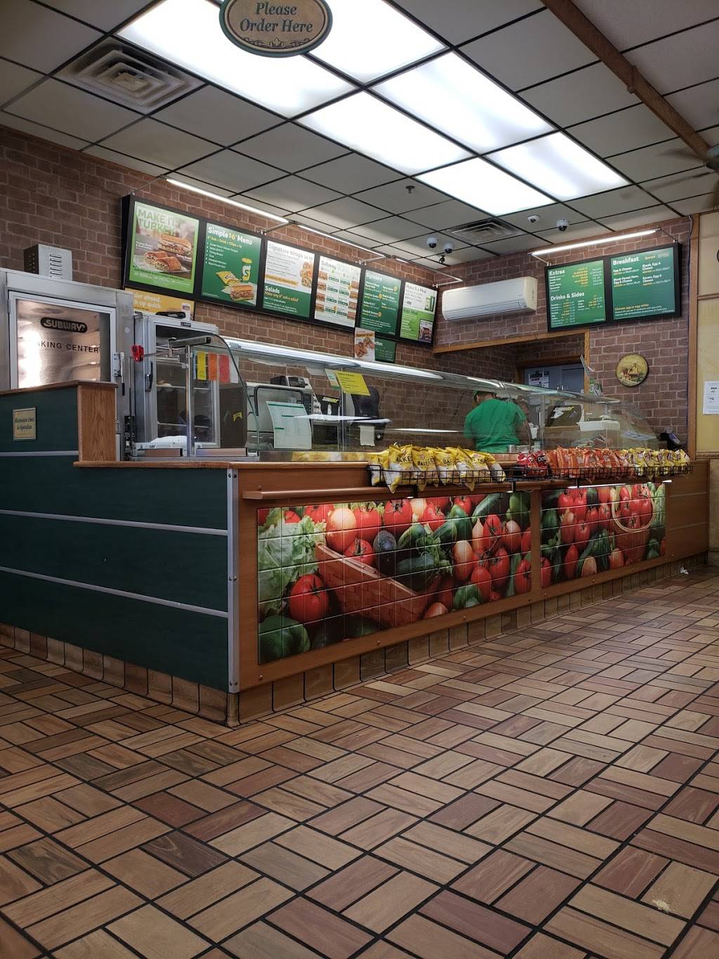 Subway Restaurants | restaurant | 5200 NW 43rd St Suite 507 Hunters Crossing Shopping Ctr, Gainesville, FL 32606, USA | 3523768155 OR +1 352-376-8155