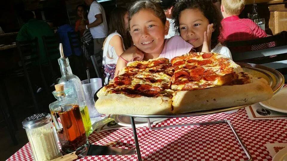 Rosarito Beach PIZZA | restaurant | Blvd. Benito Juárez 1506 B, Centro Carretera, 22710 Rosarito, B.C., Mexico | 016611002310 OR +52 661 100 2310