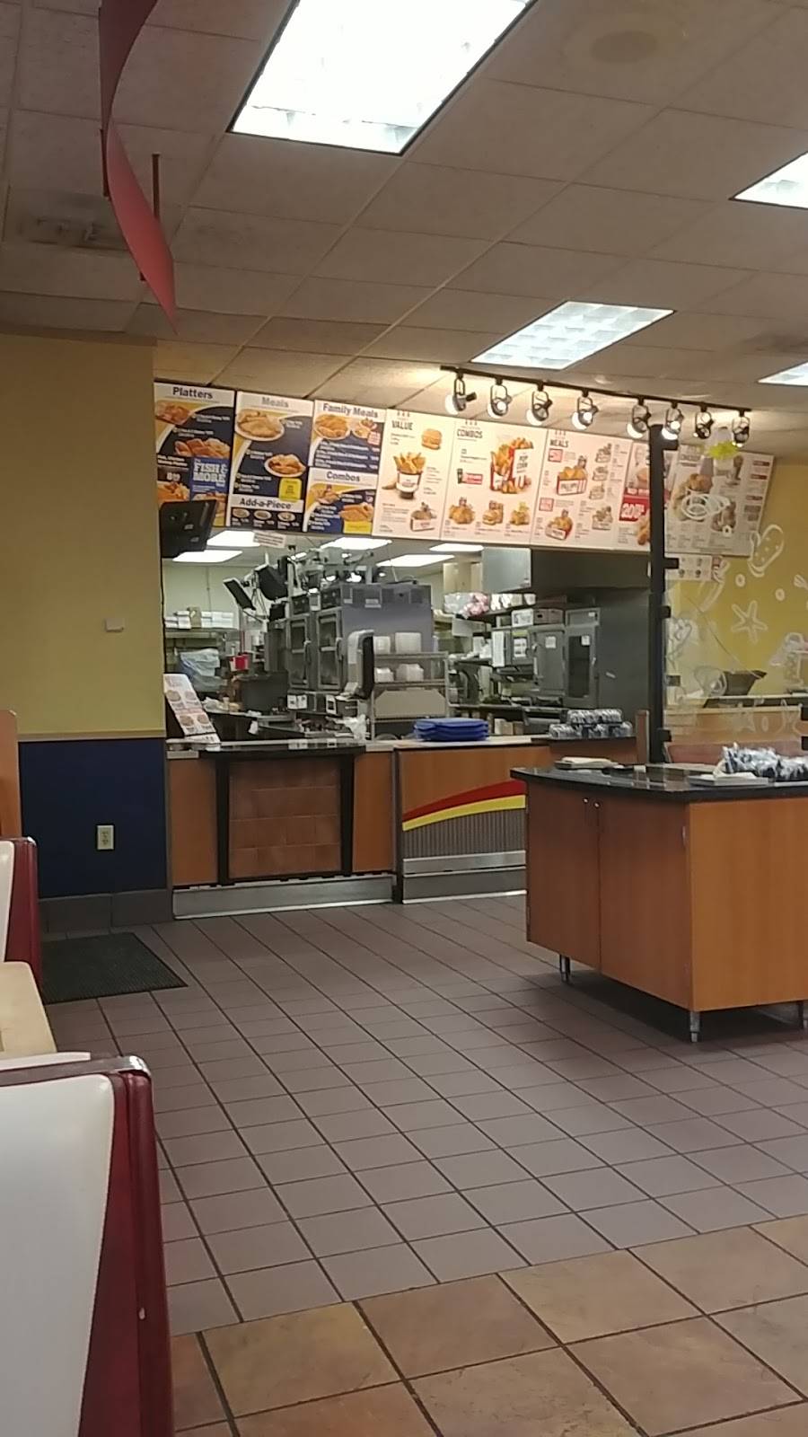 KFC | restaurant | 102 Airport Rd, Shawano, WI 54166, USA | 7155261982 OR +1 715-526-1982