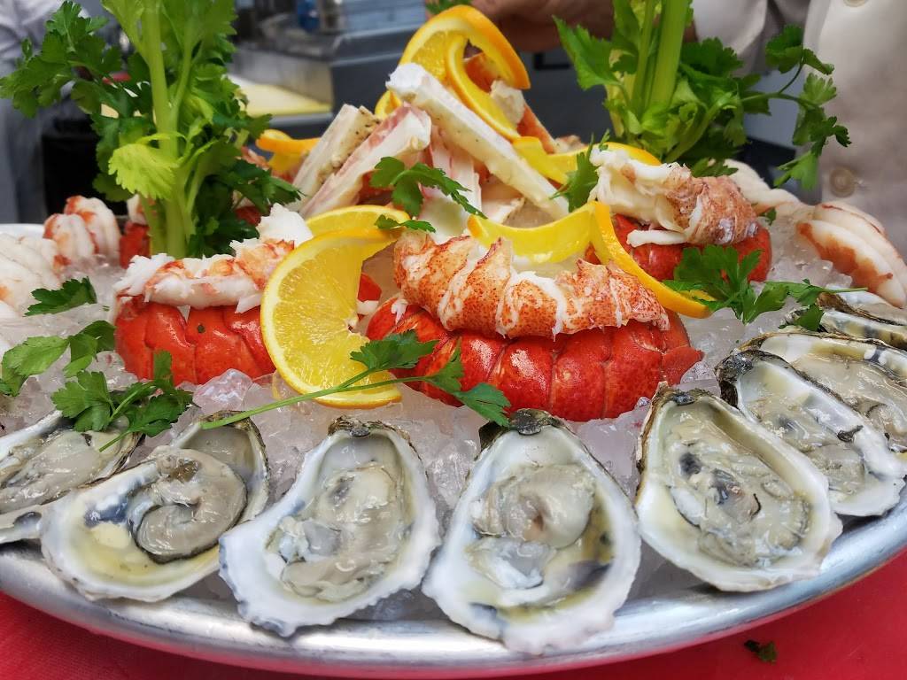 Carmines | restaurant | 1043 N Rush St, Chicago, IL 60611, USA | 3129887676 OR +1 312-988-7676