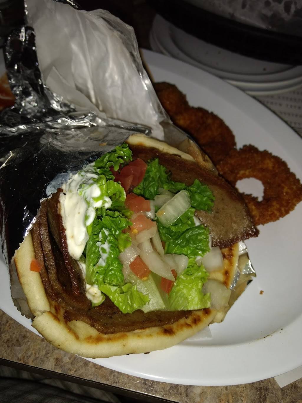 Dimitris Corner Restaurant | restaurant | 103 E Herrick Ave, Wellington, OH 44090, USA | 4406474976 OR +1 440-647-4976