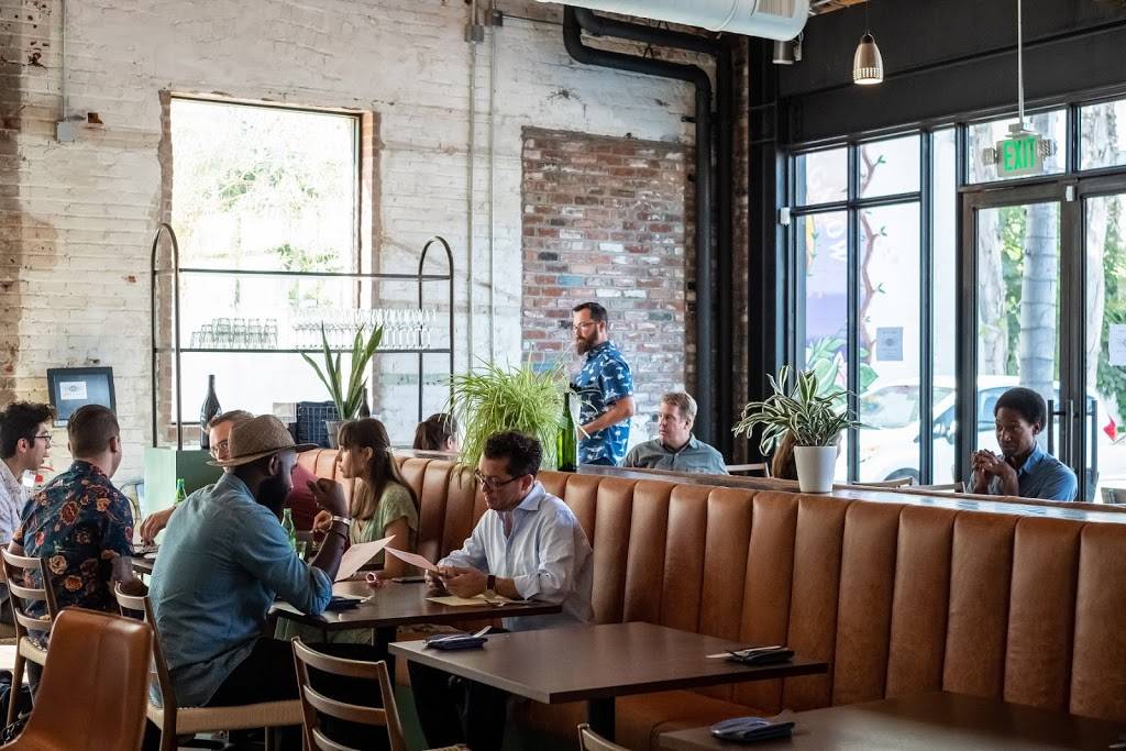 Bar Avalon | restaurant | 2112 Sunset Blvd ste k, Los Angeles, CA 90026, USA | 2139085352 OR +1 213-908-5352