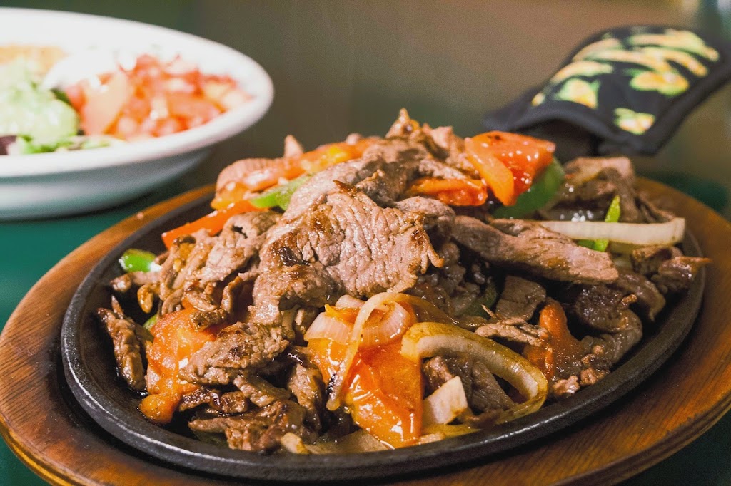 CANCUN BAR GRILL WARRENSBURG | restaurant | 125 IL-121, Warrensburg, IL 62573, USA | 2176202200 OR +1 217-620-2200