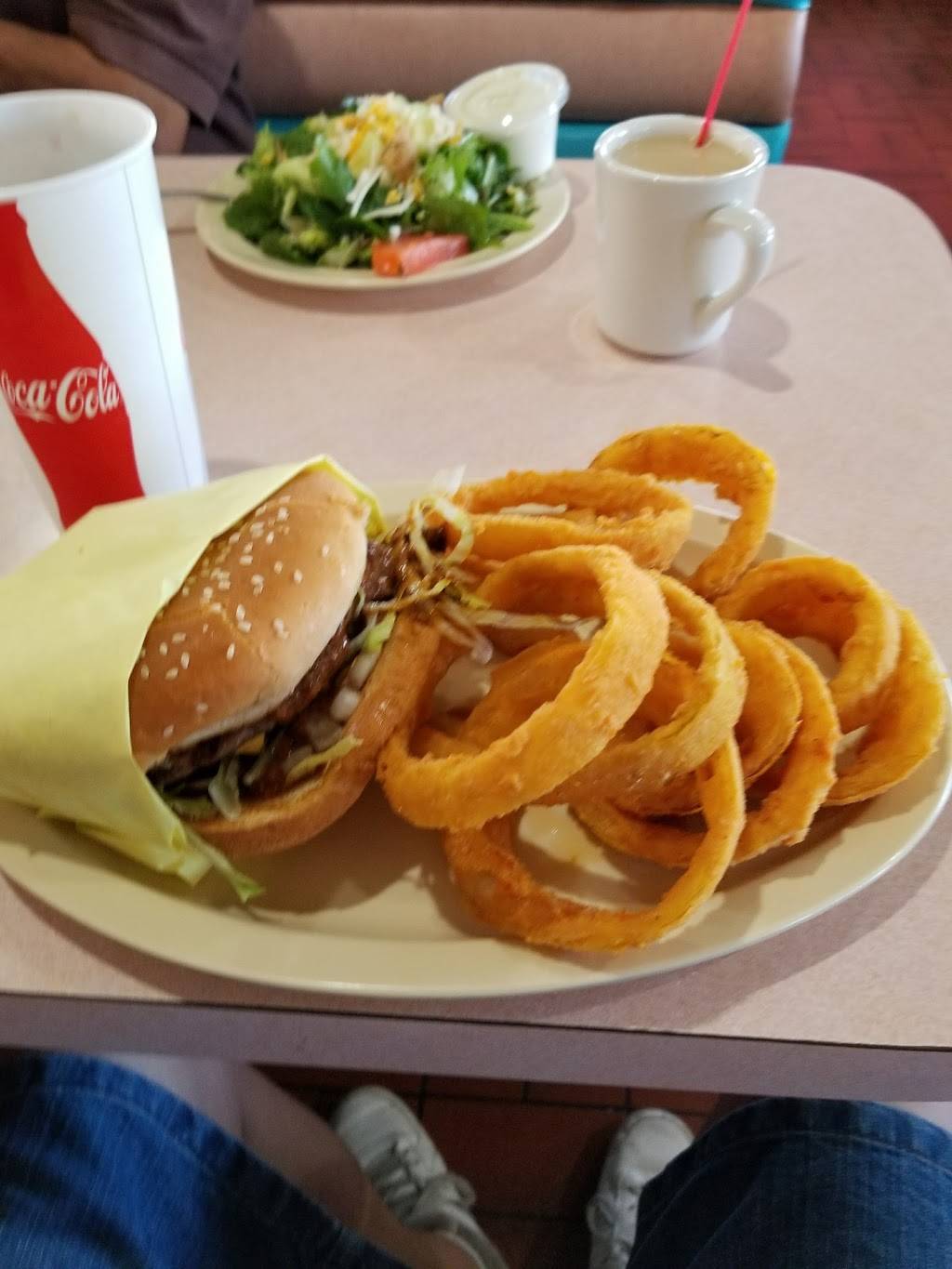 Chris Burgers | restaurant | 9180 Telegraph Rd, Downey, CA 90240, USA | 5628628865 OR +1 562-862-8865