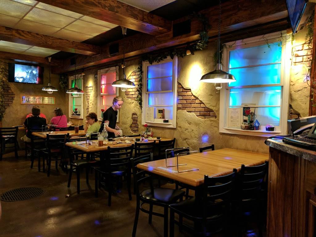 Pepperoni Bills Pizzeria | restaurant | 35 Camden Ct SW, Camdenton, MO 65020, USA | 5738732365 OR +1 573-873-2365