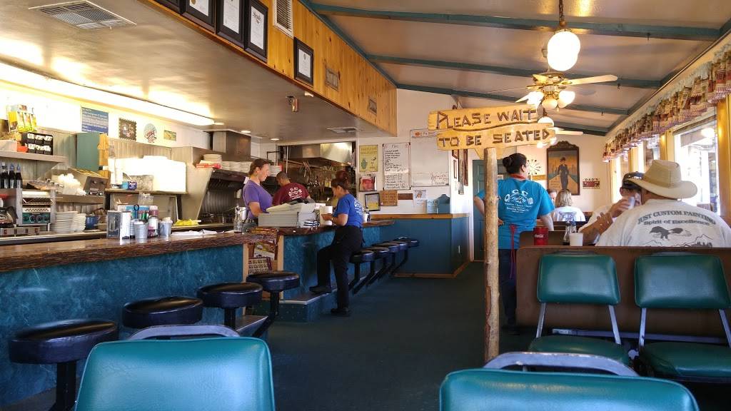 Old Country Coffee Shop | restaurant | 32019 Holiday Ln, Running Springs, CA 92382, USA | 9098673100 OR +1 909-867-3100