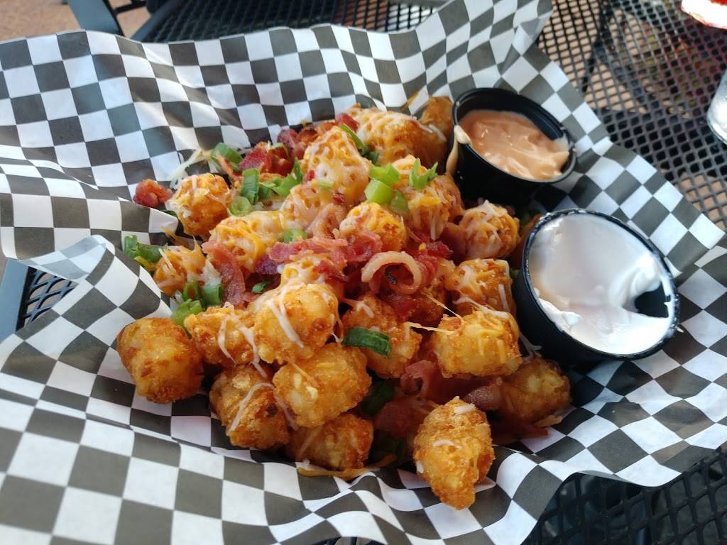 Surfside Bar and Grill | restaurant | 2544 Commerce Blvd, Mound, MN 55364, USA | 9522831136 OR +1 952-283-1136