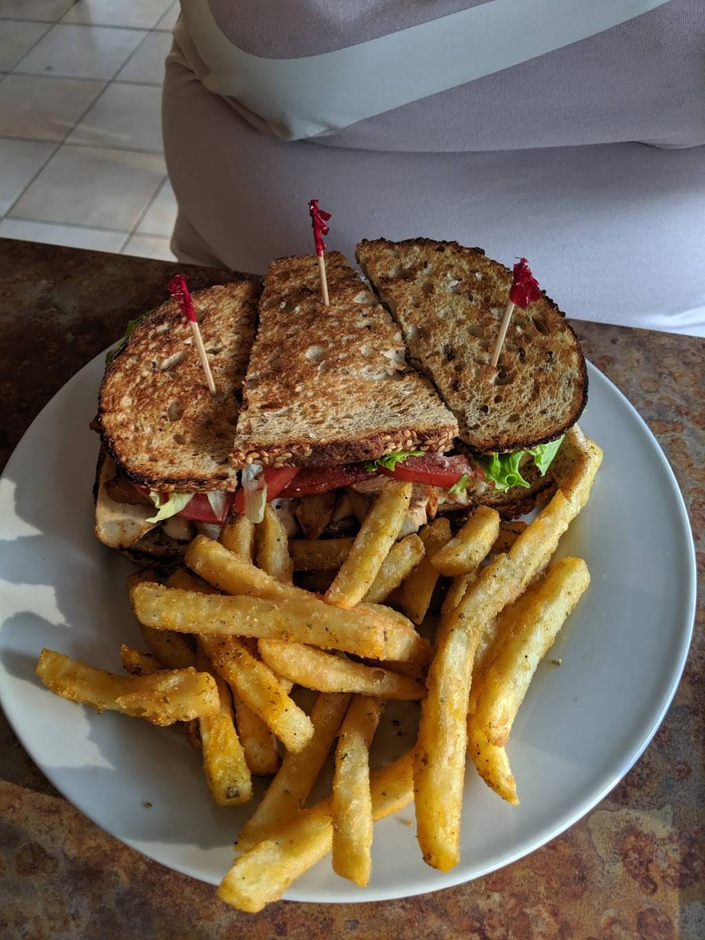 Main Street Diner | restaurant | 651 Main St, Sauble Beach, ON N0H 2G0, Canada | 5194220661 OR +1 519-422-0661