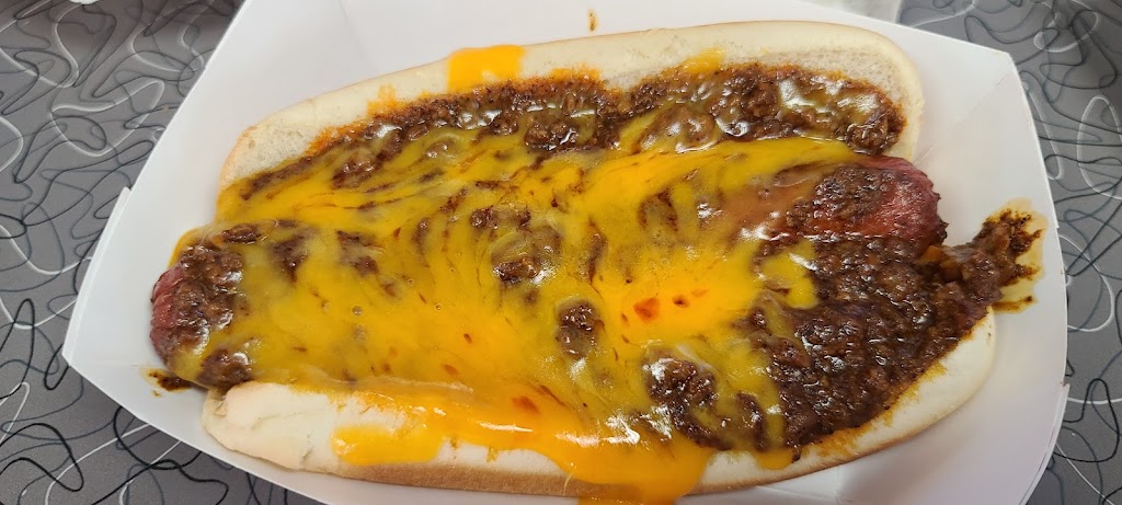 Flashback Diner | restaurant | 210 West Santa Fe Trail Boulevard, Lakin, KS 67860, USA | 6203557060 OR +1 620-355-7060