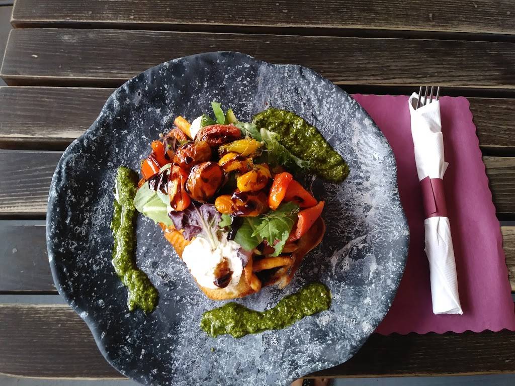 Grand Dukes Restaurant | restaurant | 980 75th St, Downers Grove, IL 60516, USA | 7085945622 OR +1 708-594-5622