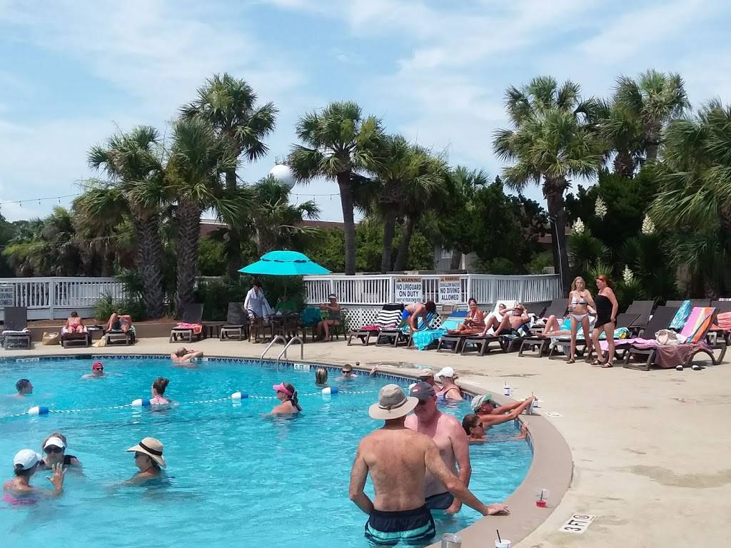 Beach Club Food Court | restaurant | Tarpon Blvd, Fripp Island, SC 29920, USA | 8438381510 OR +1 843-838-1510