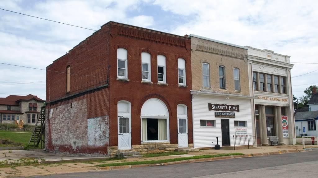 Schakeys | restaurant | 106 W Broadway St, Oxford Junction, IA 52323, USA | 5638262310 OR +1 563-826-2310