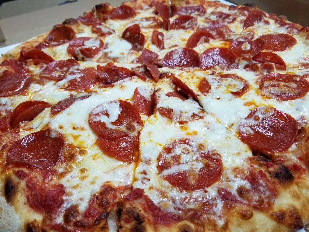 Saras Pizza | restaurant | 3114 Chicago Dr, Hudsonville, MI 49426, USA | 6166690800 OR +1 616-669-0800