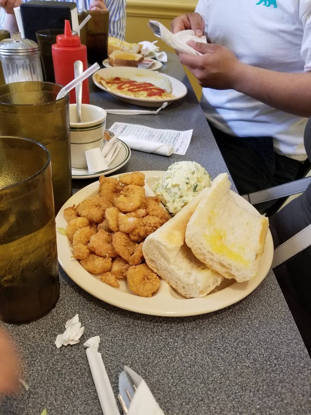 P & G Restaurant | restaurant | 345 Baronne St, New Orleans, LA 70112, USA | 5045259678 OR +1 504-525-9678