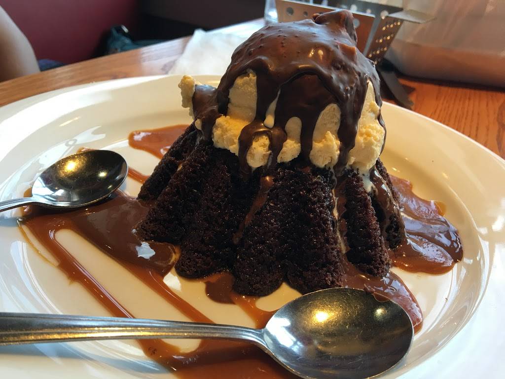 Chilis Grill & Bar | meal takeaway | 5435 W Touhy Ave, Skokie, IL 60077, USA | 8476791425 OR +1 847-679-1425