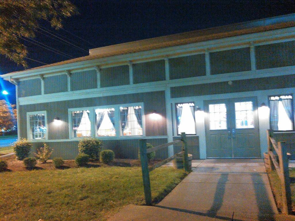 Tee Jayes Country Place | restaurant | 4048 W Broad St, Columbus, OH 43228, USA | 6142741374 OR +1 614-274-1374