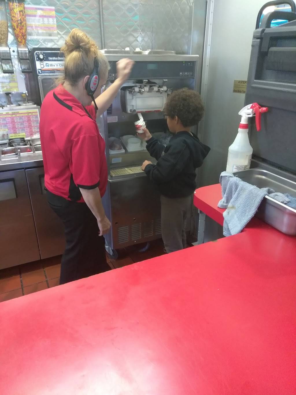 Spangles | restaurant | 453 N Hillside St, Wichita, KS 67214, USA | 3166846253 OR +1 316-684-6253