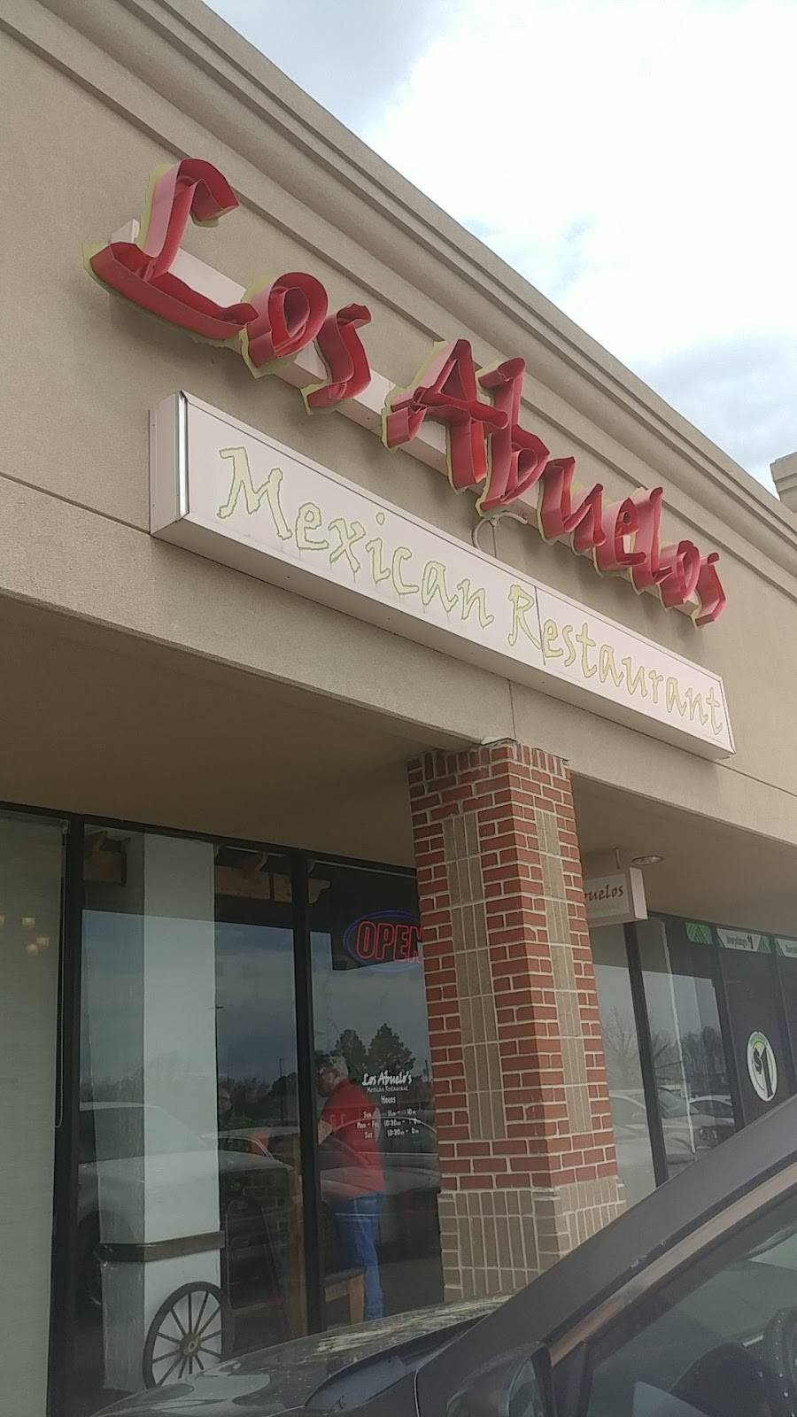 Los Abuelos Mexican Restaurant | restaurant | 127 Booneville, Natchez Trace Pkwy, Booneville, MS 38829, USA | 6627280405 OR +1 662-728-0405