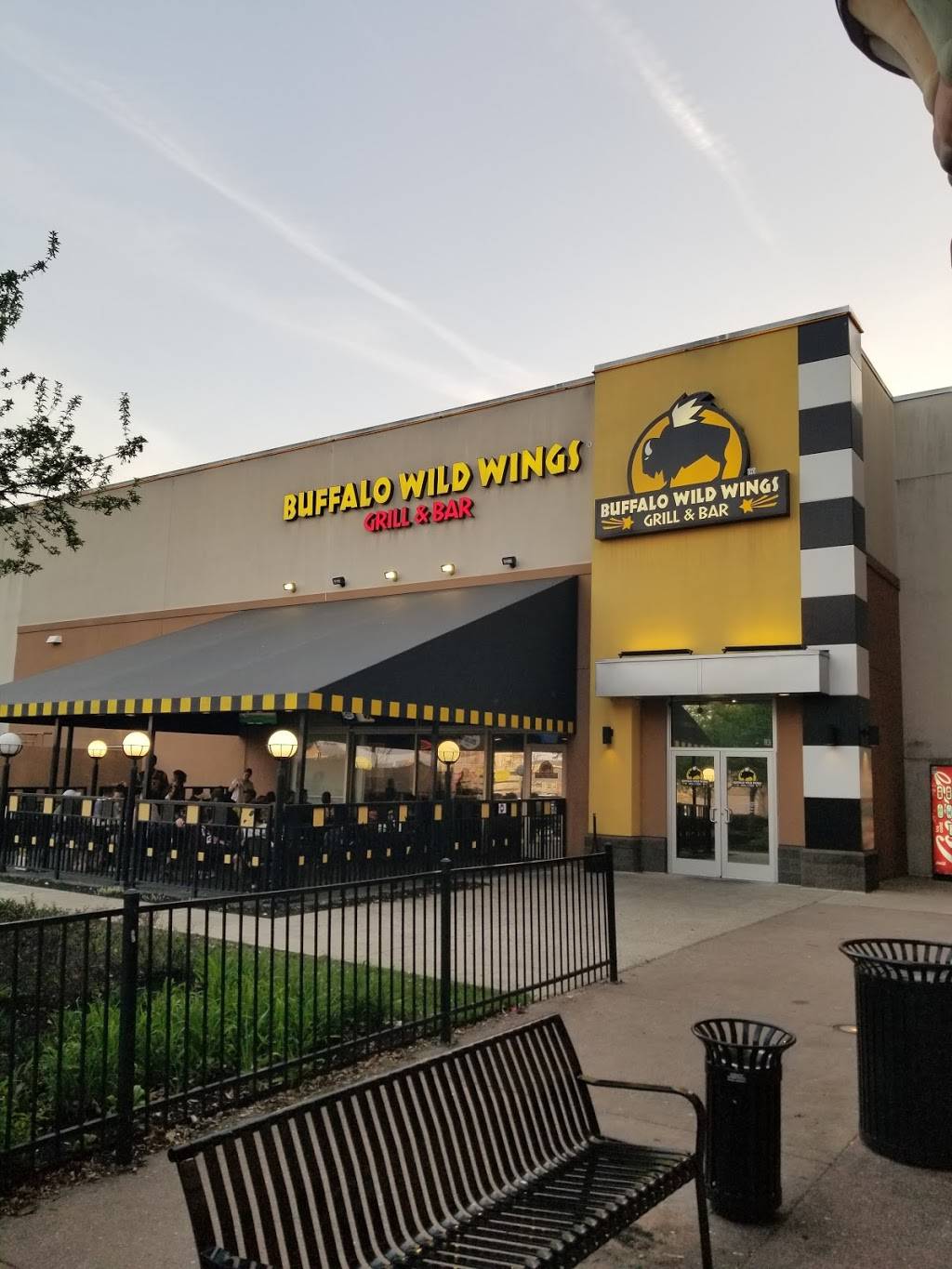 Buffalo Wild Wings | restaurant | 7000 Arundel Mills Cir #3, Hanover, MD 21076, USA | 4103790333 OR +1 410-379-0333