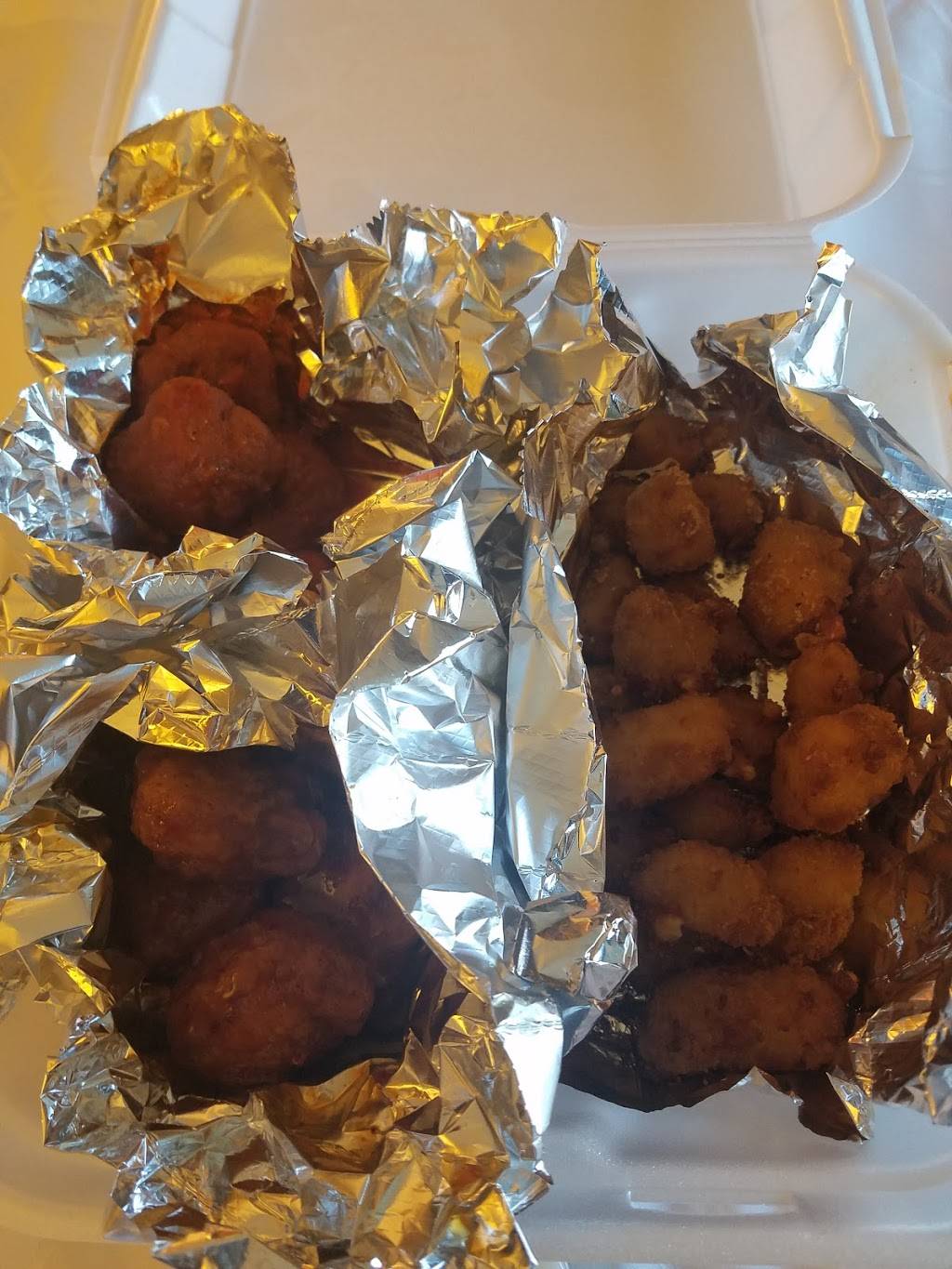 Deluxe Wingz | meal takeaway | 3869 Astrozon Blvd, Colorado Springs, CO 80916, USA | 7193921158 OR +1 719-392-1158